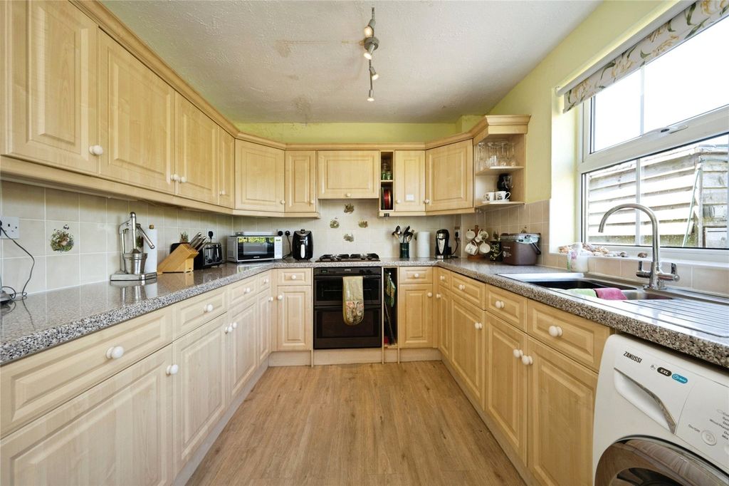Property photo 2 of 16 Picture No. 31
