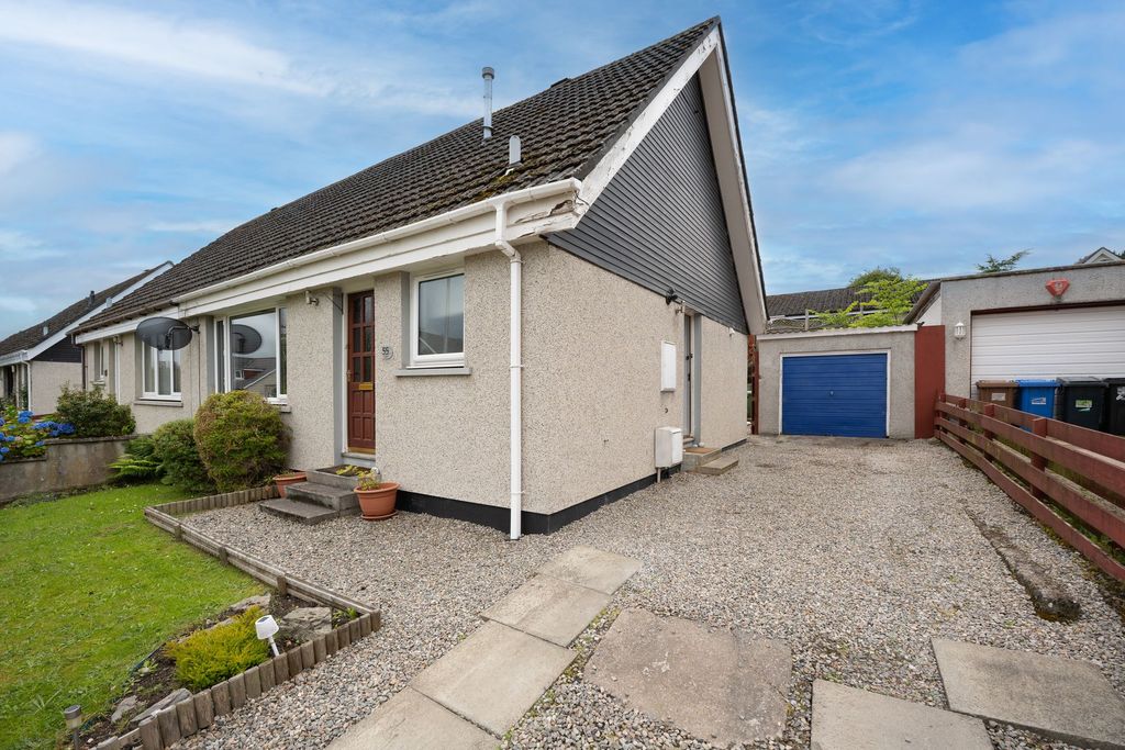 Property photo 1 of 28