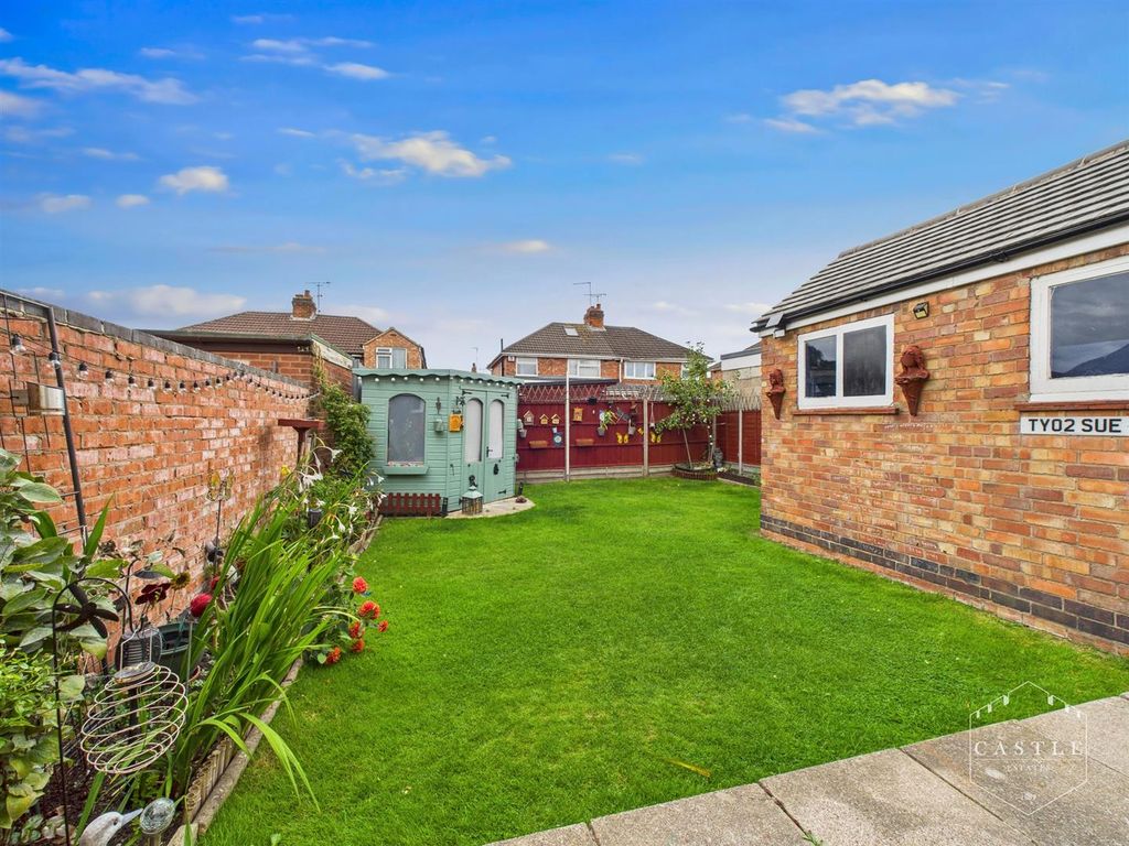 Property photo 2 of 18 Outside