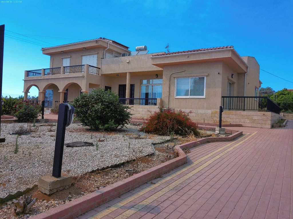 Property photo 1 of 49
