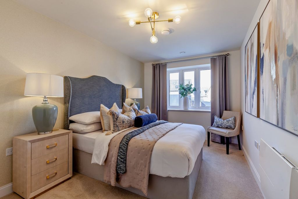 Property photo 2 of 9 Bedroom