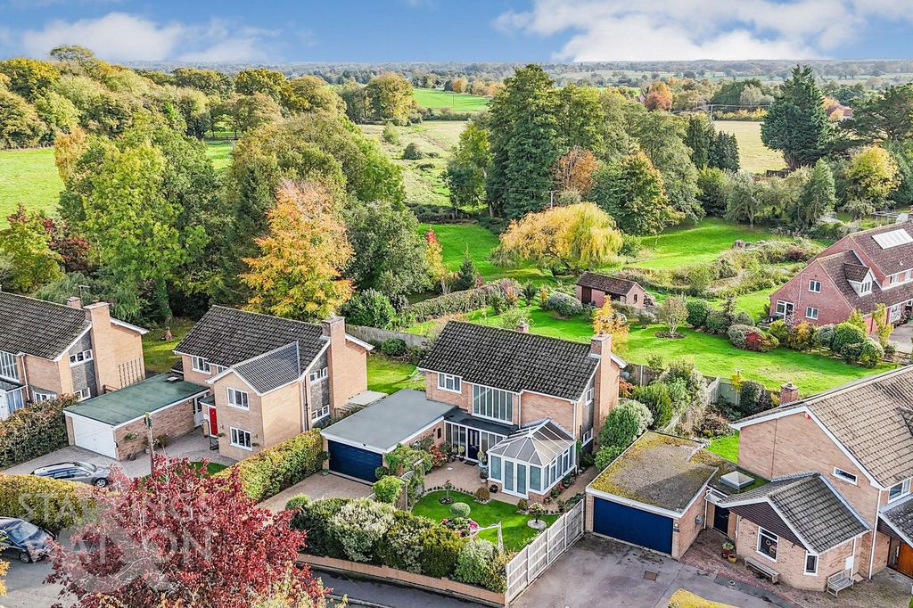 Property photo 1 of 43