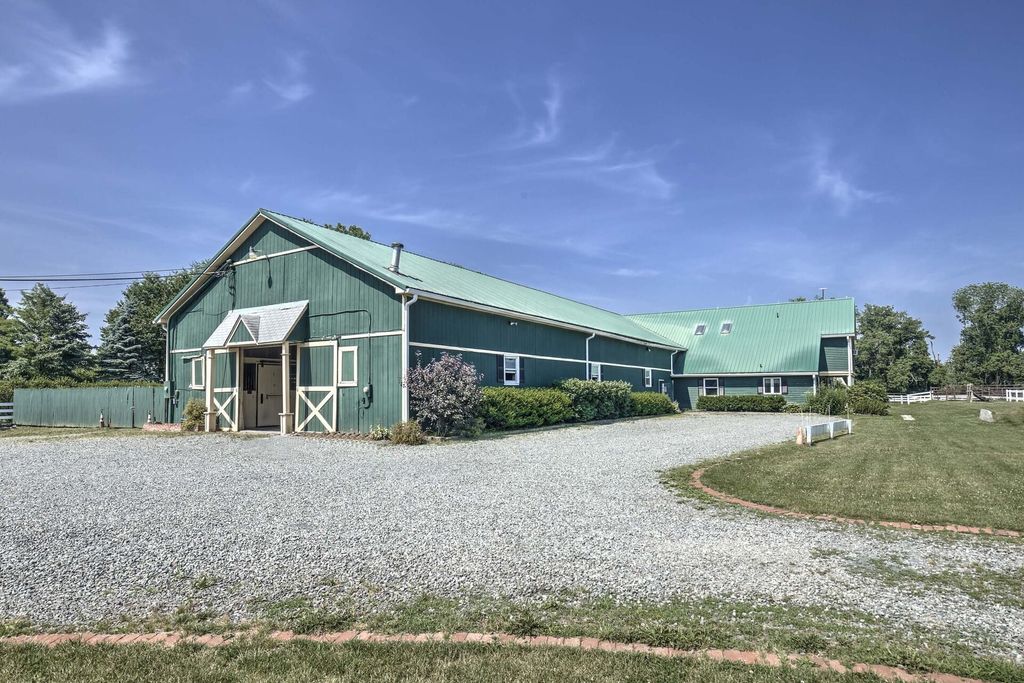 Property photo 3 of 8 <Alttext/>