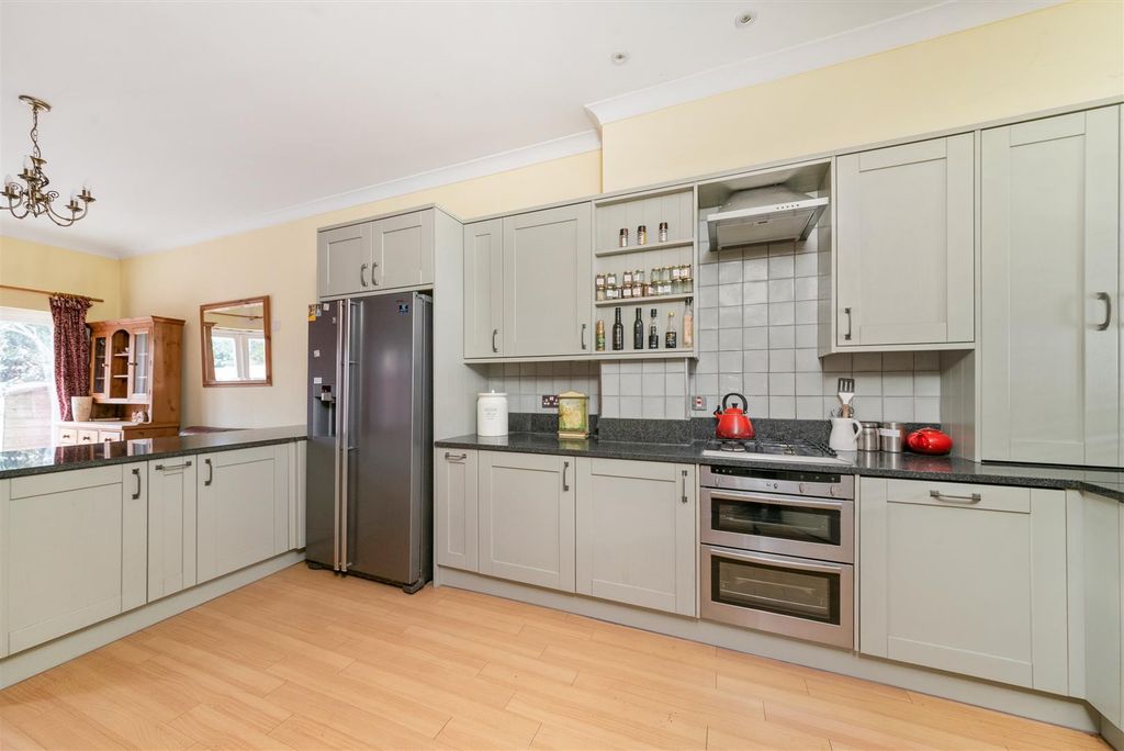 Property photo 2 of 20 Kitchen