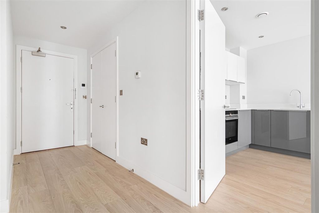 Property photo 2 of 13 15_76126.Jpg