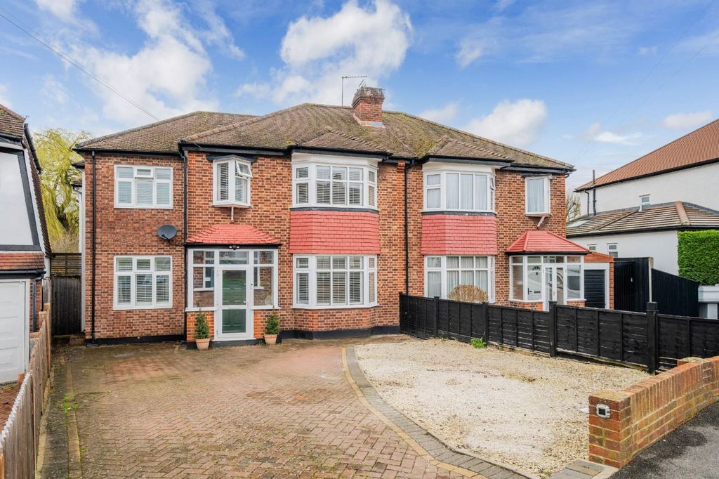 Property photo 1 of 20 Thorndon Gardens