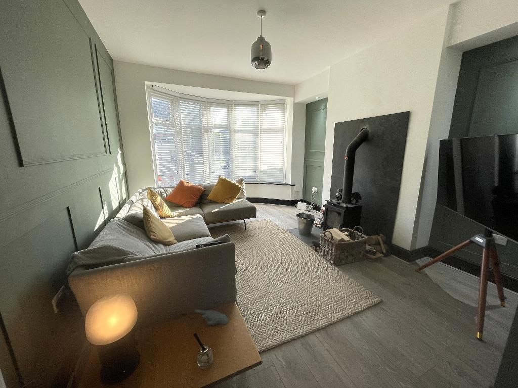 Property photo 3 of 21 Lounge