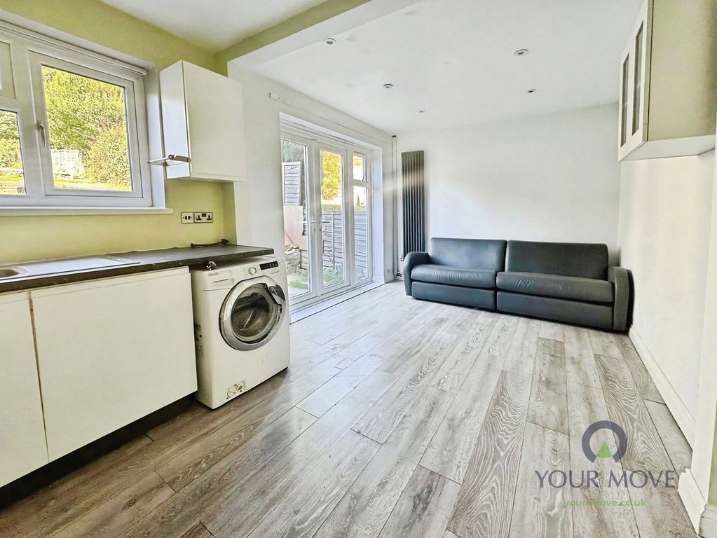 Property photo 3 of 8 Pbox-Img.Jpg