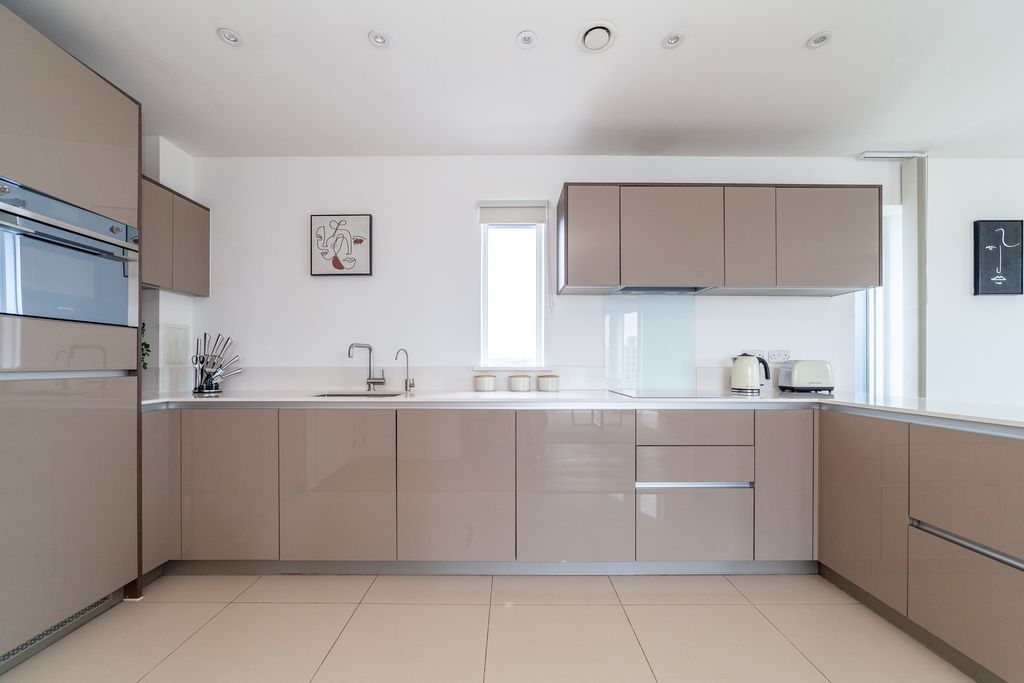 Property photo 2 of 40 Kitchen