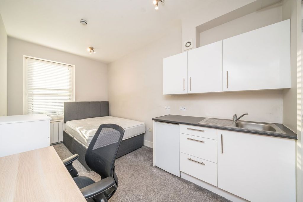 Property photo 2 of 3