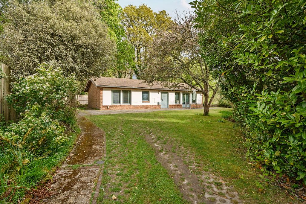 Property photo 1 of 12 Garden