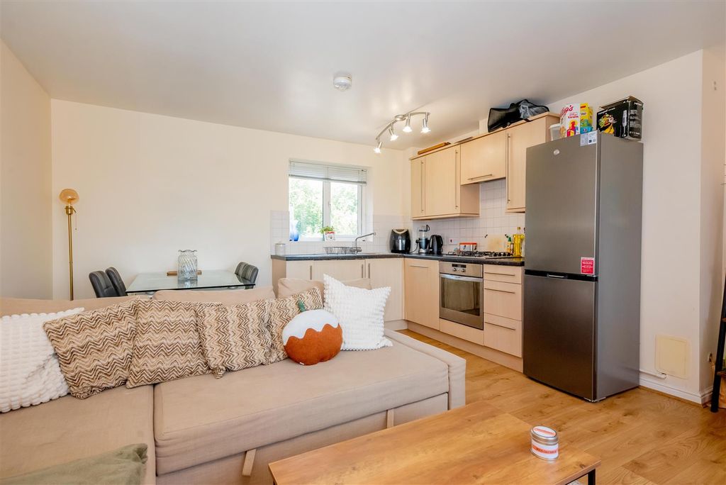 Property photo 2 of 14
