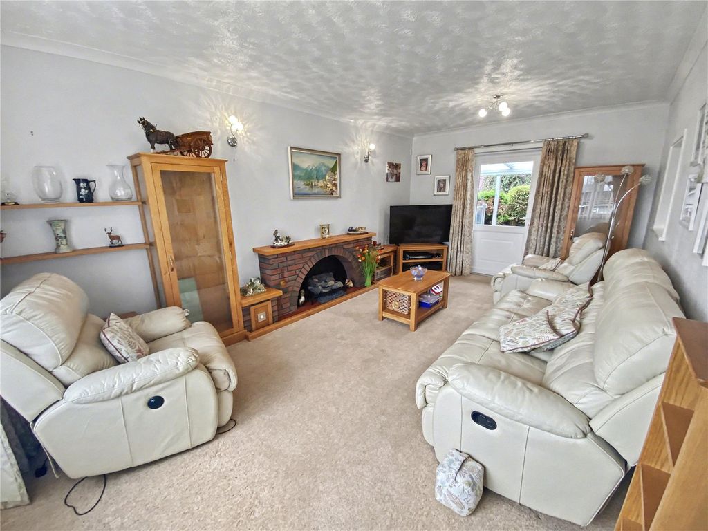 Property photo 3 of 11 Sitting Room