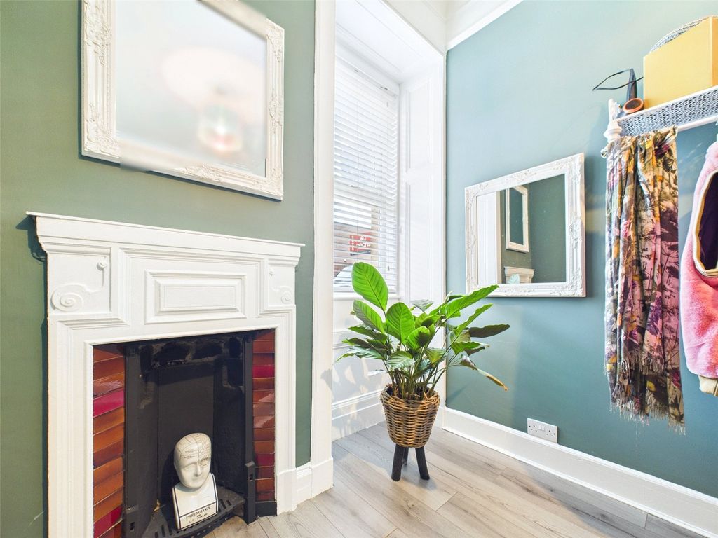 Property photo 2 of 30 Picture No. 17