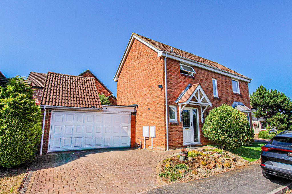 Property photo 1 of 13 Front