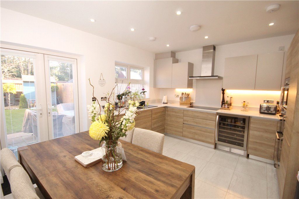 Property photo 3 of 17 Kitchen/Diner