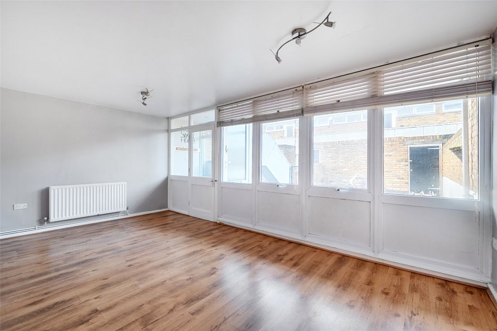 Property photo 2 of 8 Picture No. 05