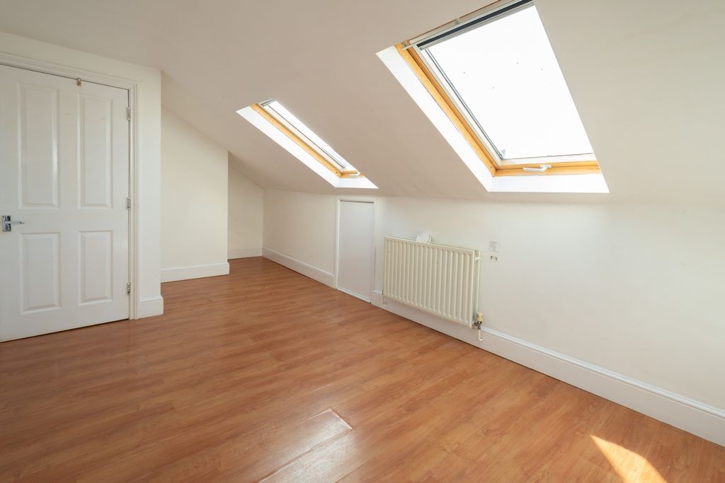 Property photo 3 of 19 3995737