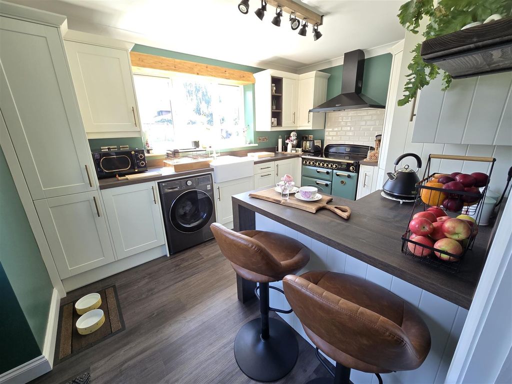 Property photo 2 of 16 Kitchen