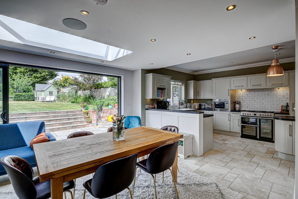 Property photo 3 of 21 Photo 9