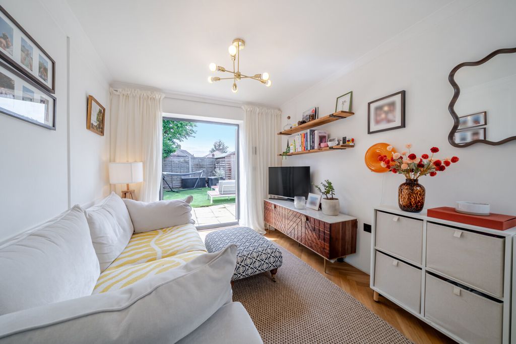Property photo 2 of 15 1485348-6-6A4280E...