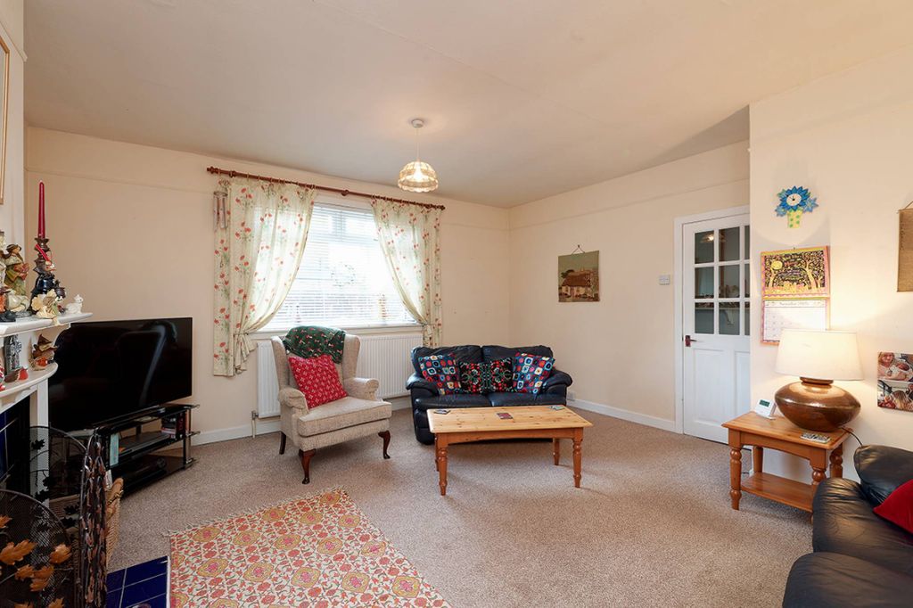 Property photo 2 of 21