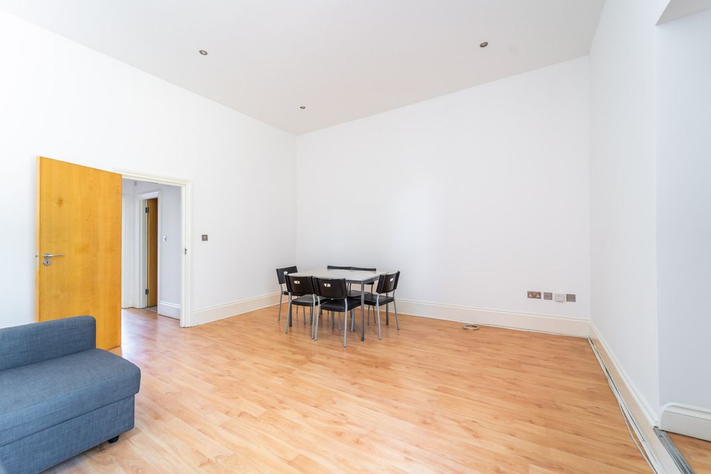 Property photo 2 of 9 Mba03359
