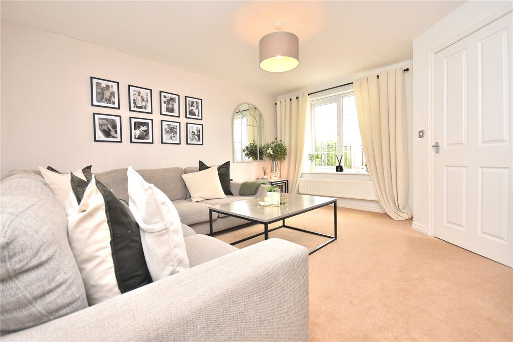 Property photo 2 of 17 Picture No. 04