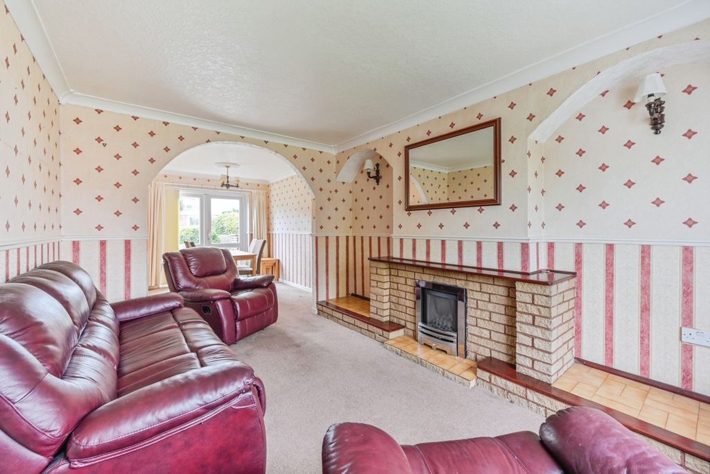 Property photo 2 of 16 Photo