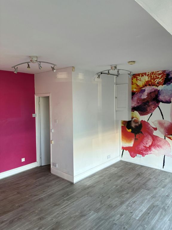 Property photo 3 of 11 5.Jpg