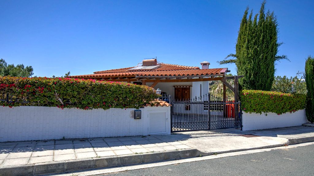 Property photo 3 of 19