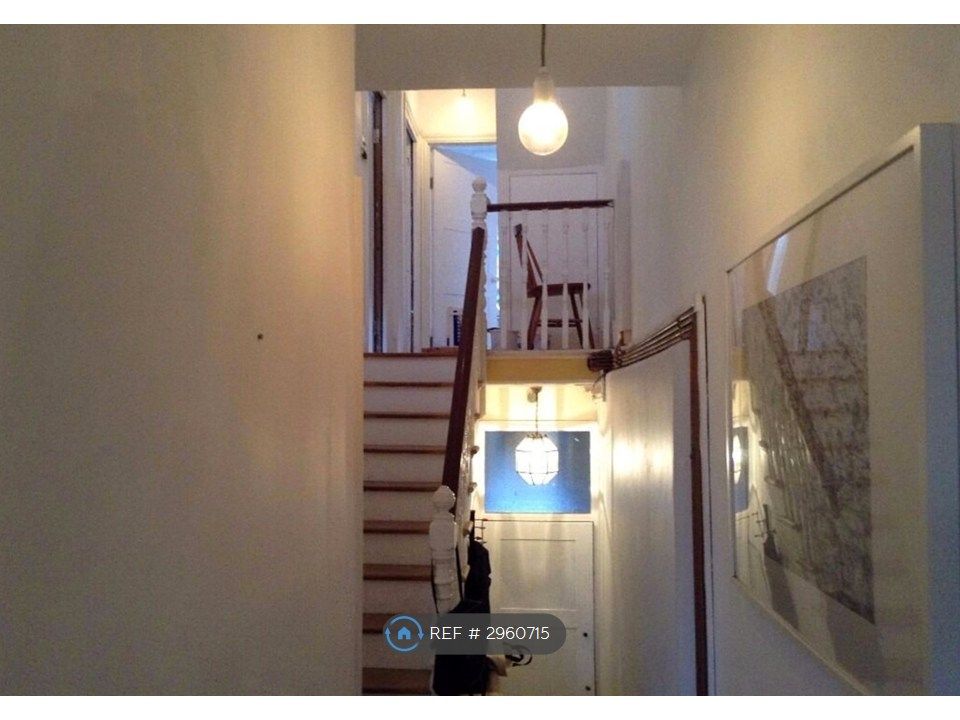 Property photo 3 of 9 Hallway