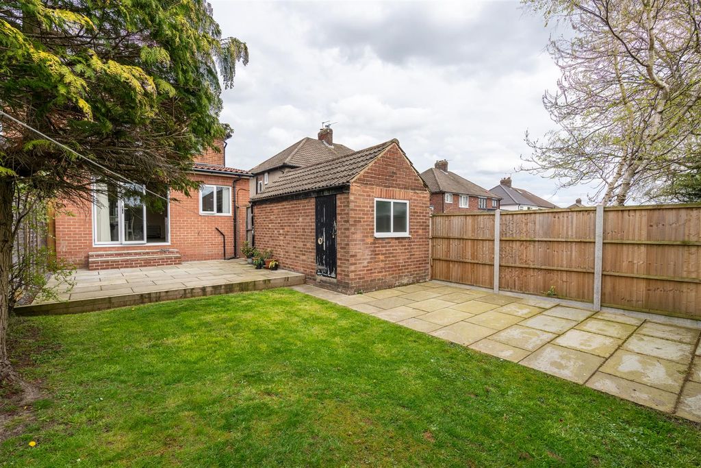 Property photo 2 of 10 Rear