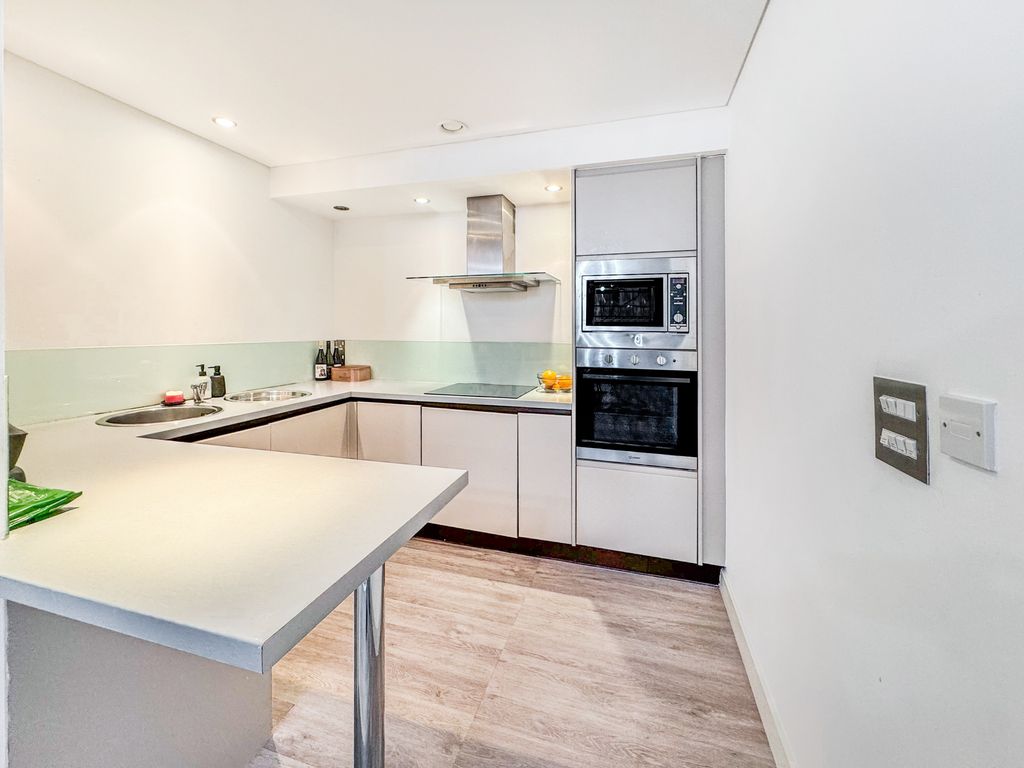 Property photo 2 of 7 Kitchen