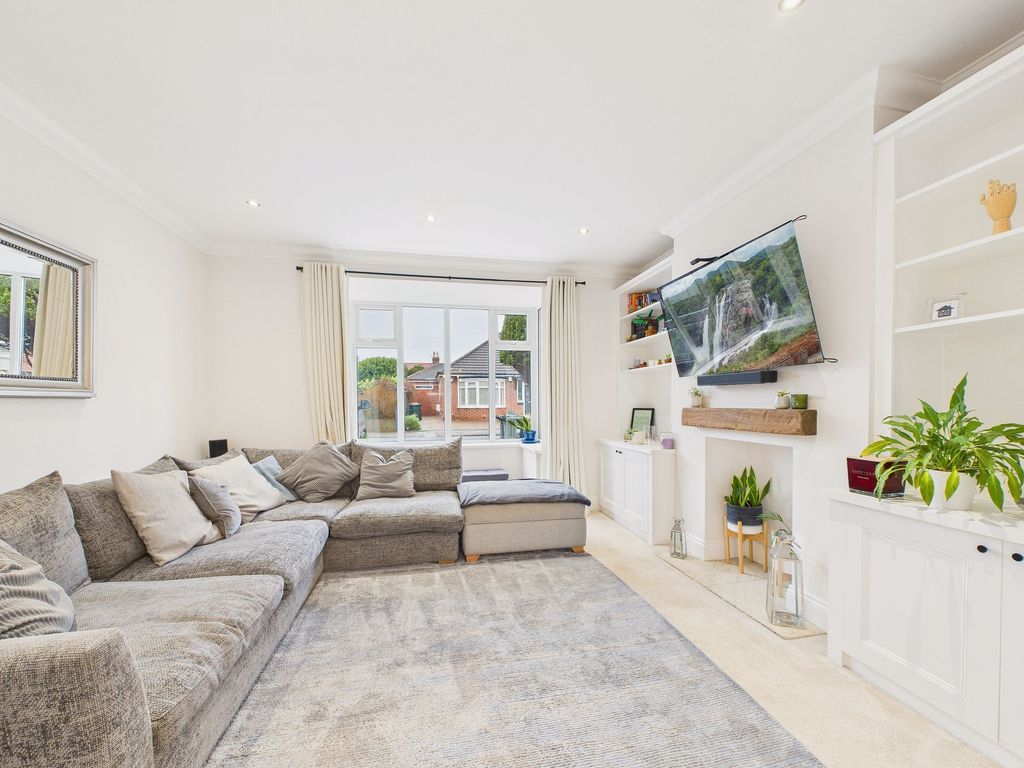 Property photo 2 of 12 Lounge