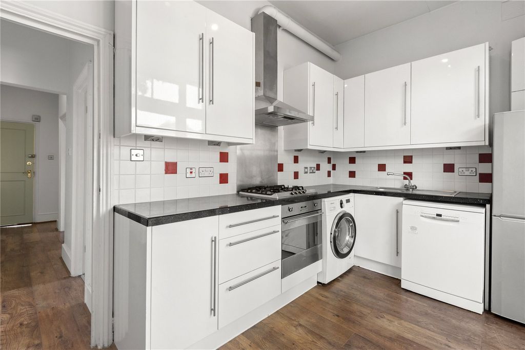 Property photo 3 of 11 Picture No. 02