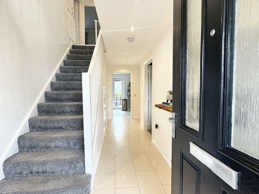 Property photo 2 of 23 Entrance Hallway