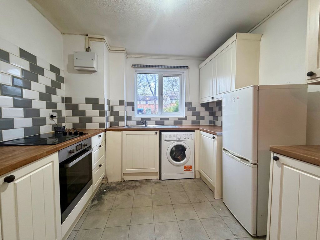 Property photo 2 of 8 Kitchen Area