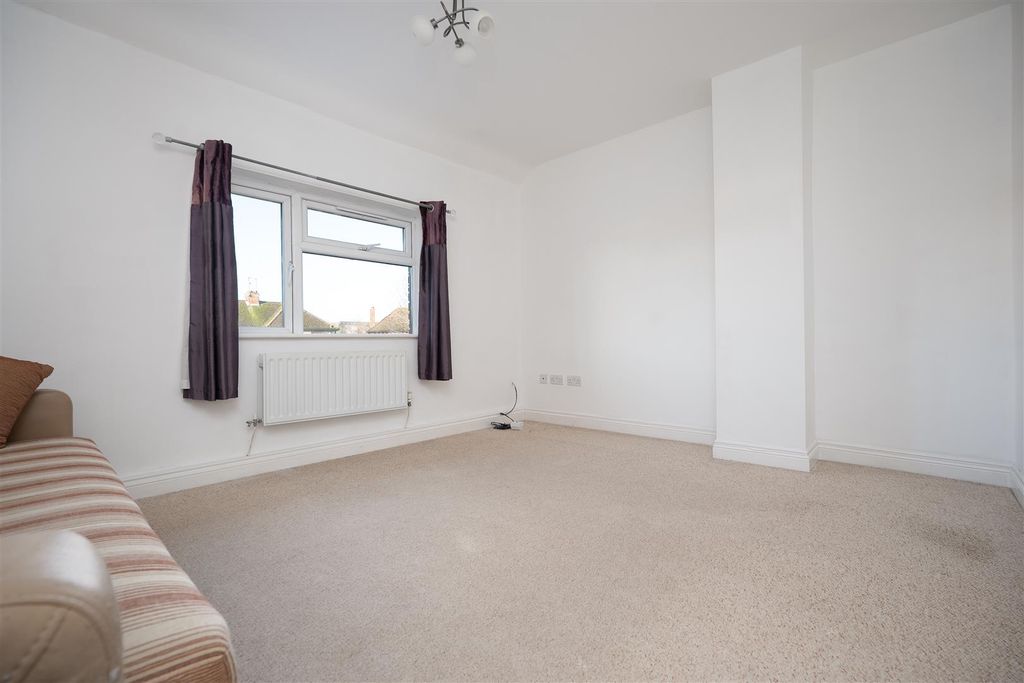 Property photo 2 of 9 Living Room