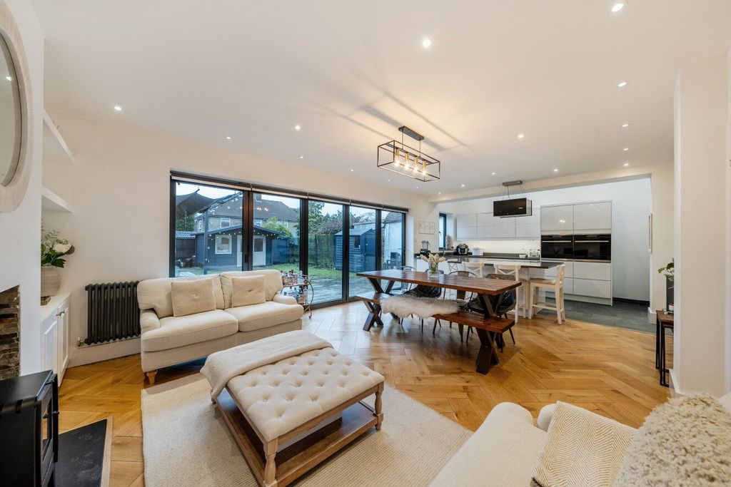 Property photo 1 of 21 Picture No. 14