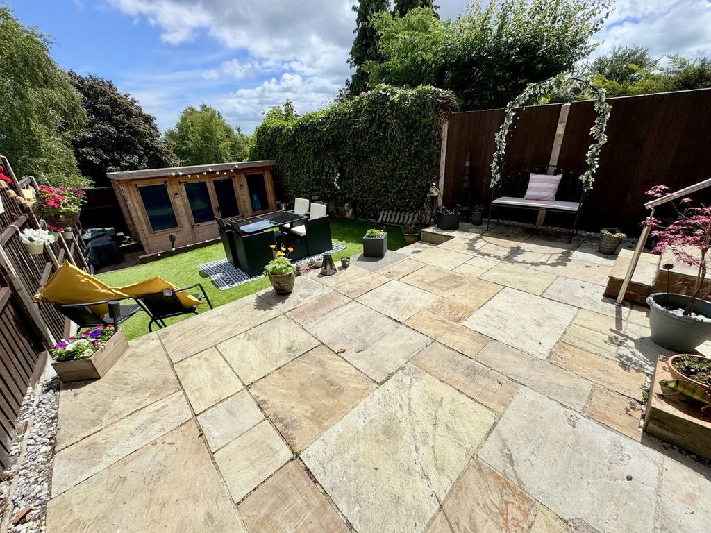 Property photo 3 of 27
