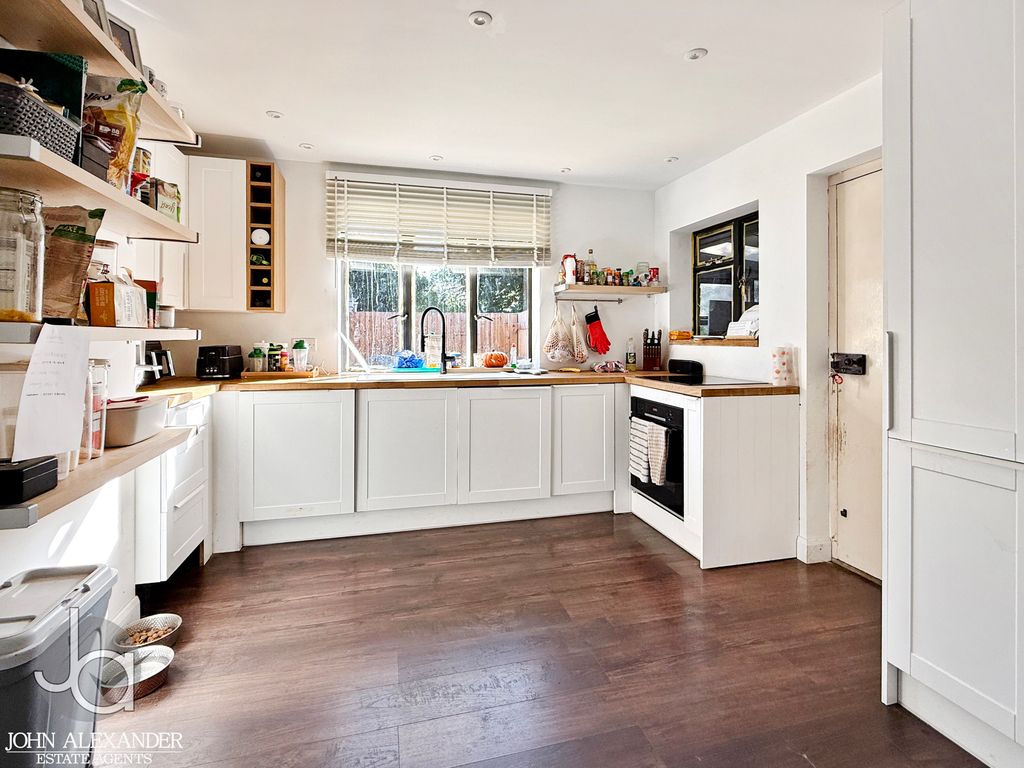 Property photo 2 of 21 20250925_152745255_0.5