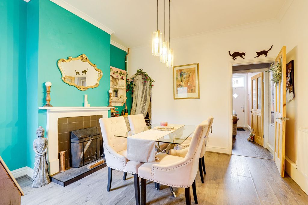 Property photo 3 of 23