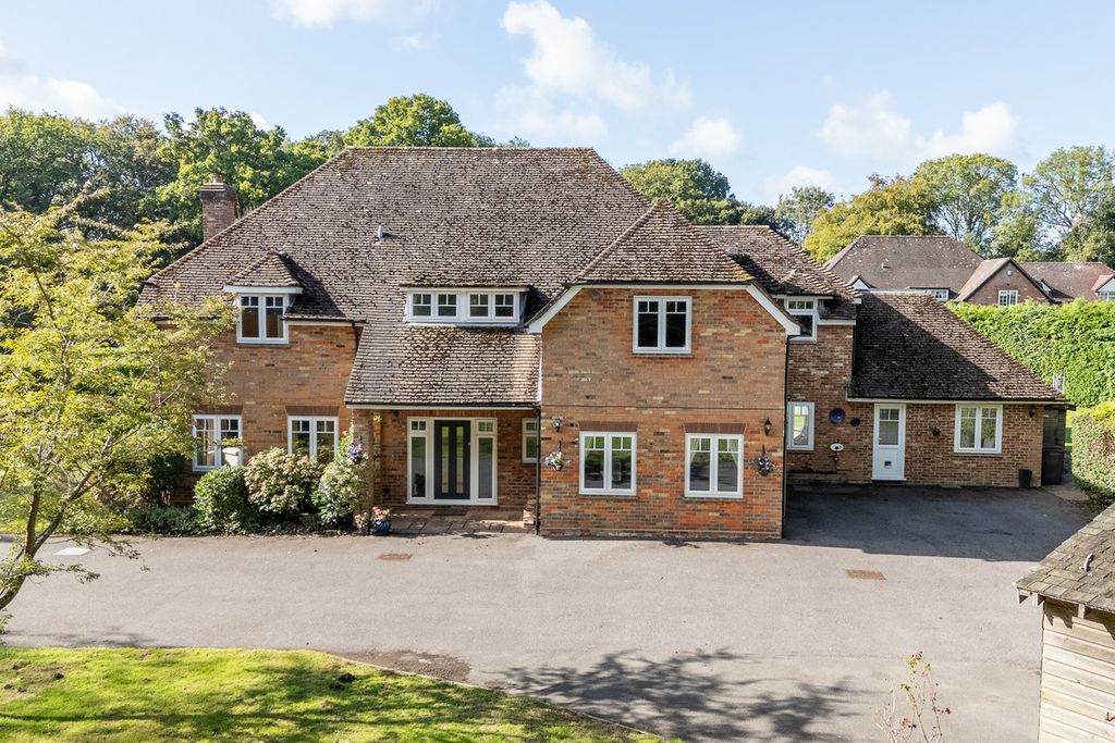 Property photo 2 of 36