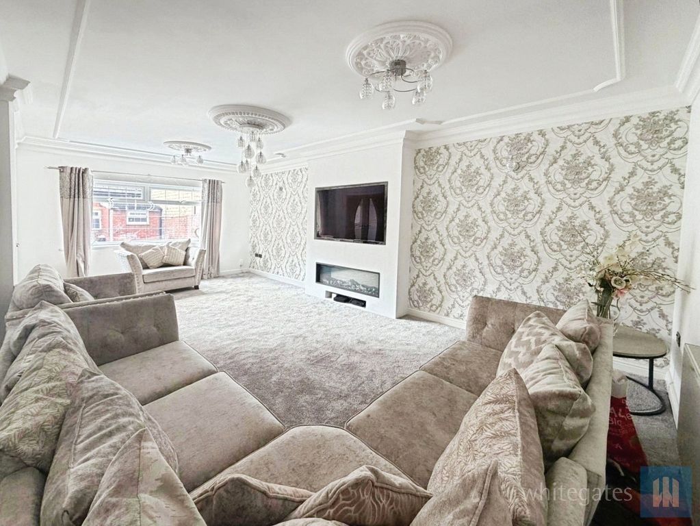 Property photo 2 of 18 Picture No. 32