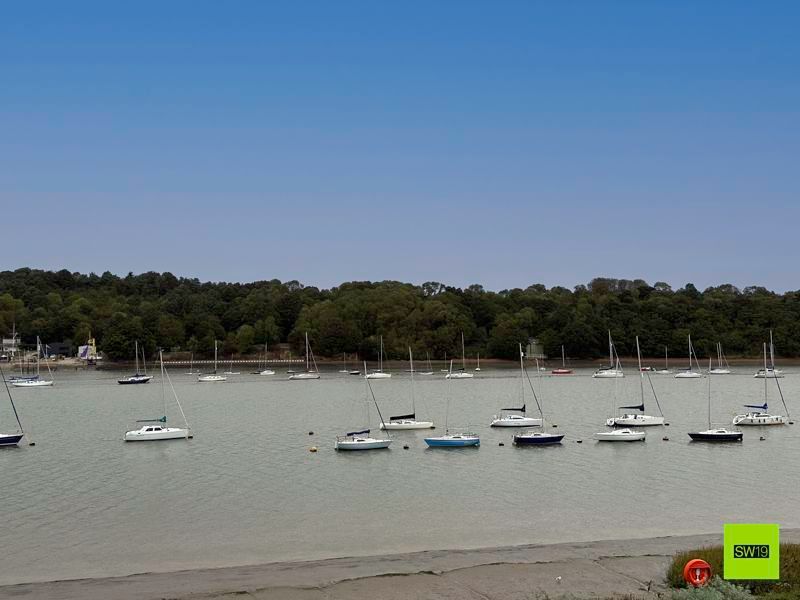 Property photo 2 of 9 Photo 8