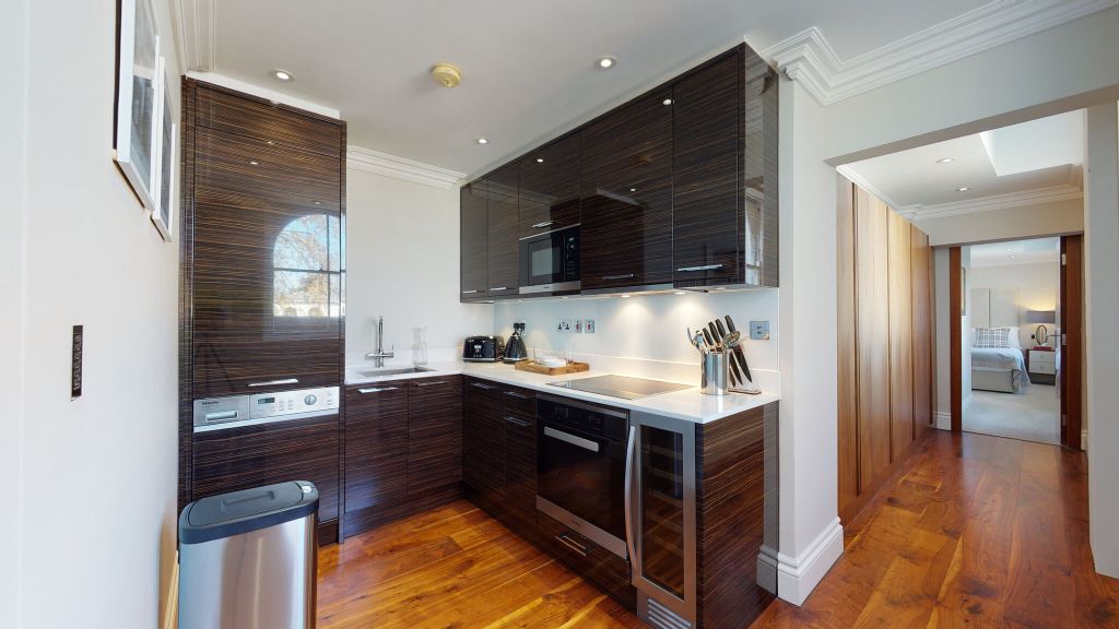 Property photo 2 of 25 Kitchen