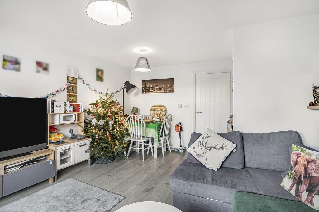 Property photo 3 of 19