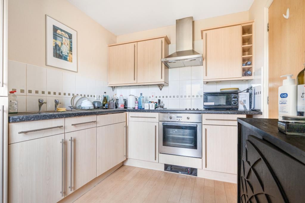 Property photo 3 of 12 Kitchen