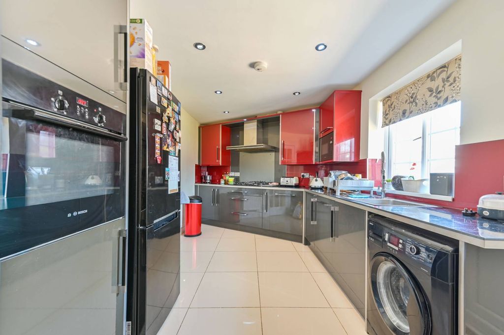 Property photo 3 of 16